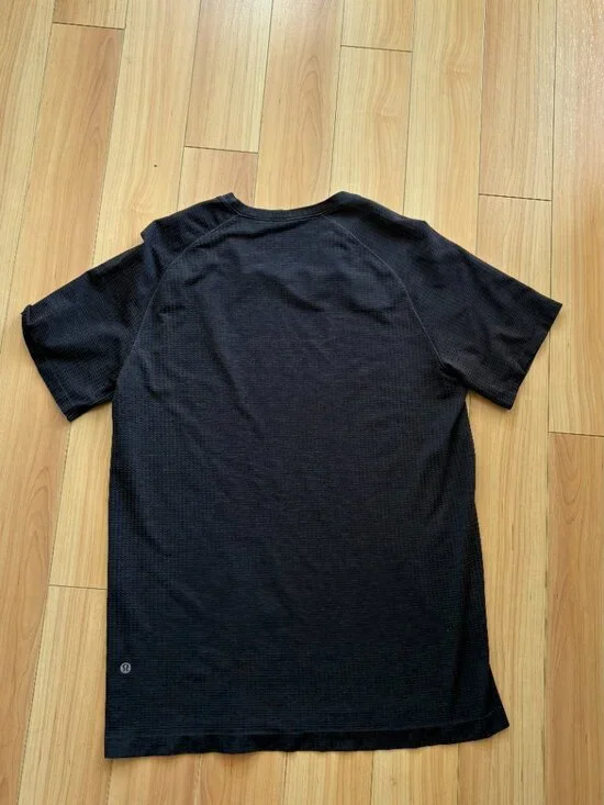 lululemon Metal Vent Tech SS Tee - Picture 4 of 4